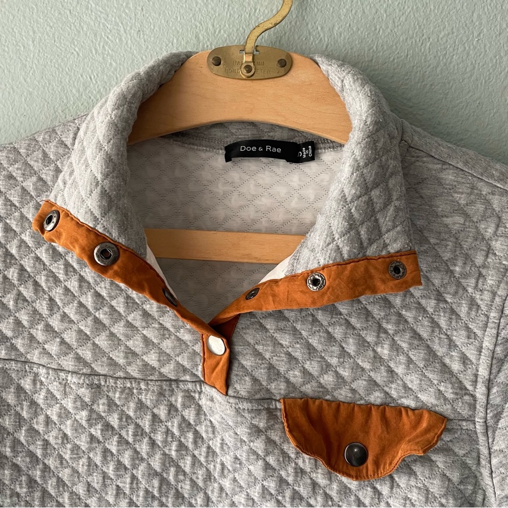 🌱5/$25🌱 Doe & Rae | Gray Quilted Textured Collared Jacket - Picture 5 of 6